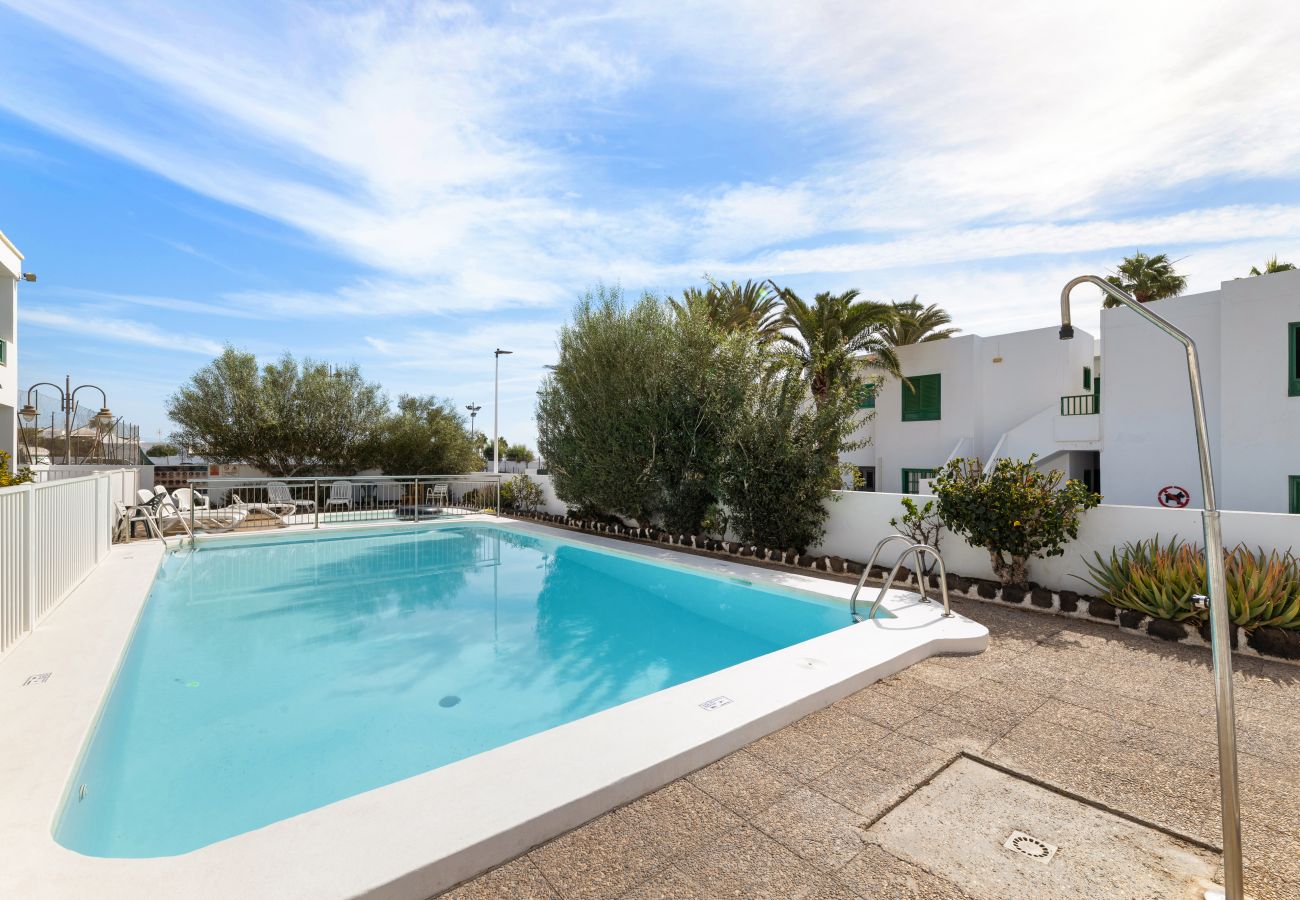 Apartamento en Puerto del Carmen - Sunny scape: Relax y Comodidad en Puerto del Carmen