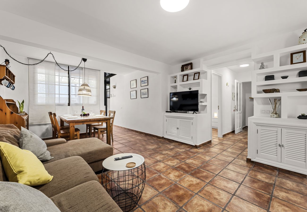 Apartment in Playa Honda - La Casa de Tara: Tu Refugio de Sol y Mar en Playa Honda