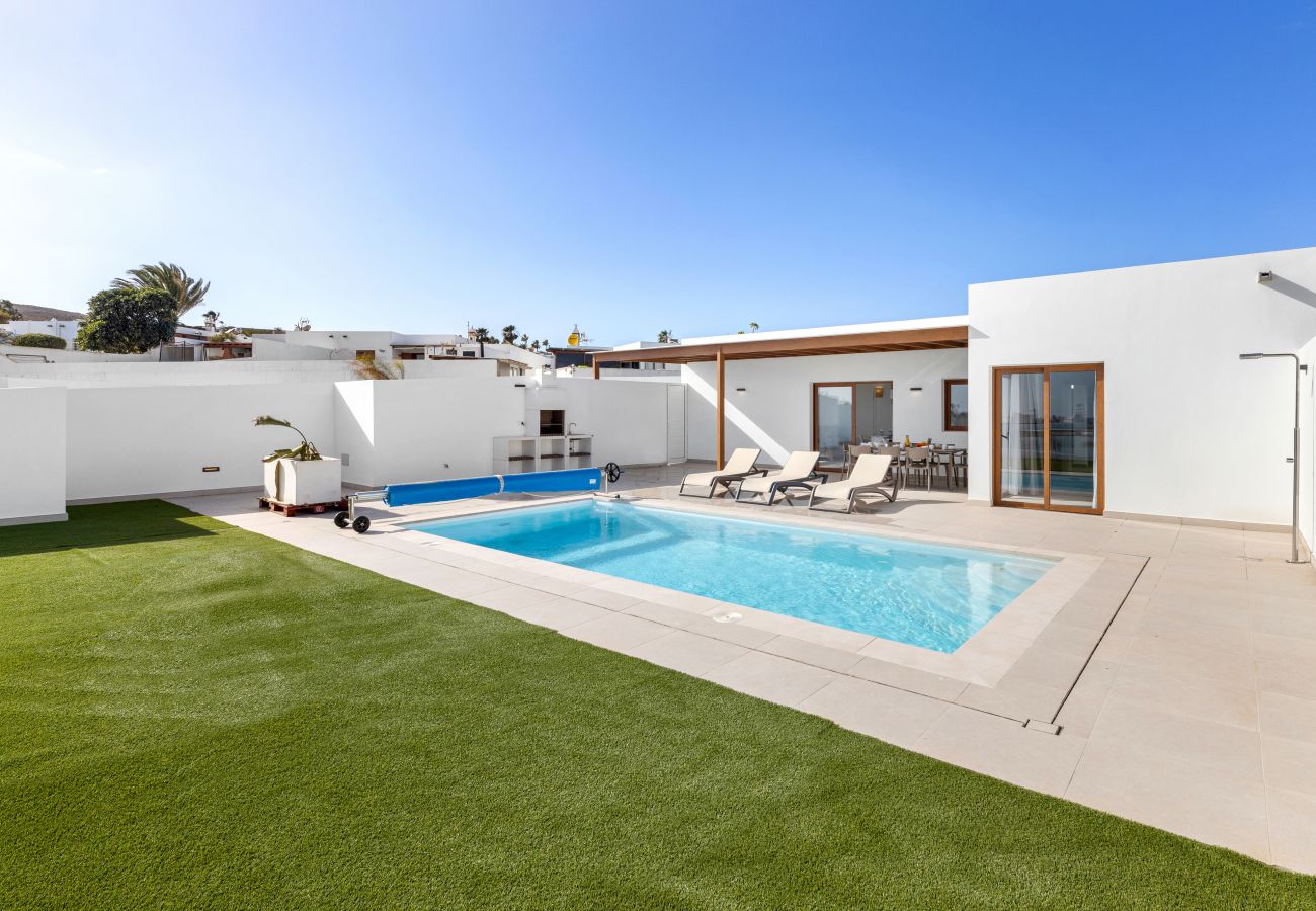Villa in Playa Blanca - Villa Idaira 14A - Villas Lanzarote - VipVipVillas
