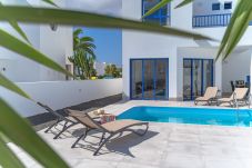 Villa in Playa Blanca - Villa Yaiza 12 - VipVipVillas